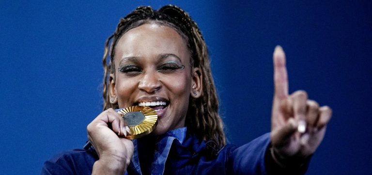 Campeã olímpica, Rebeca Andrade anuncia aposentadoria do solo