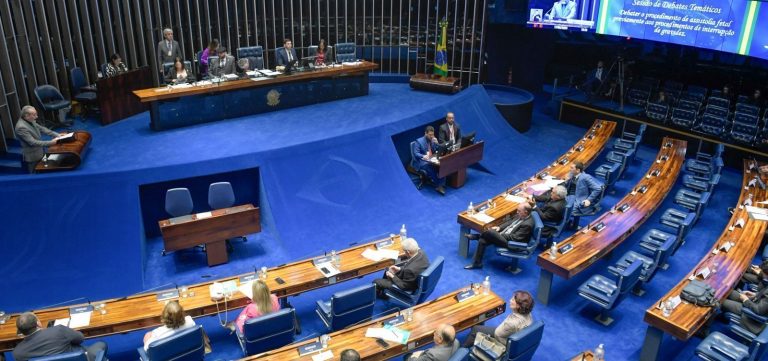 PL que altera Lei da Ficha Limpa tem votação adiada no Senado