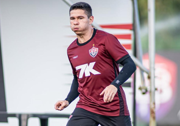Osvaldo minimiza jejum do Vitória e aposta em retomada contra o Flamengo