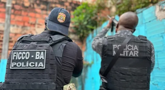 Operação prende 5 integrantes de facções na Bahia