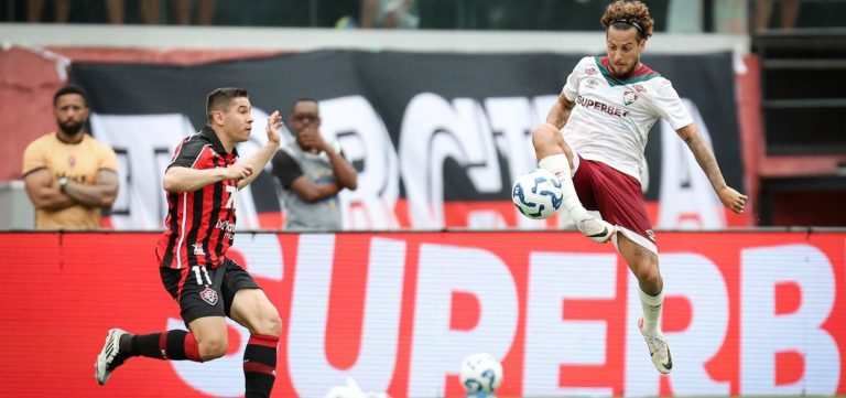 No Barradão, Vitória perde para o Fluminense e segue no Z-4 do Brasileiro