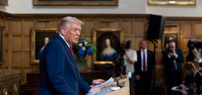 Trump diz que plano de paz é chance para palestinos “assumirem seu destino”