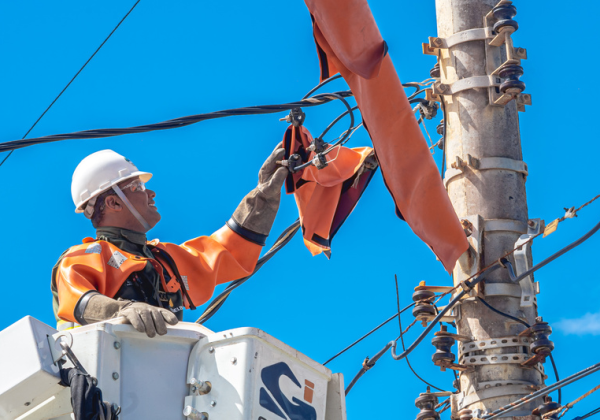Coelba removeu mais de 8 mil ‘gatos’ de energia em agosto na Bahia