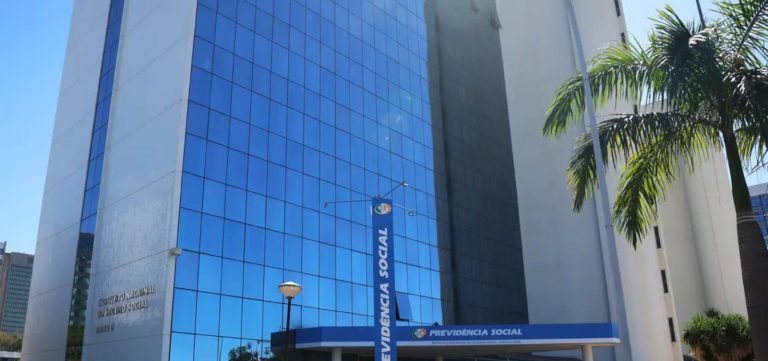 CPMI do INSS ouve ex-presidente sobre esquema de descontos indevidos