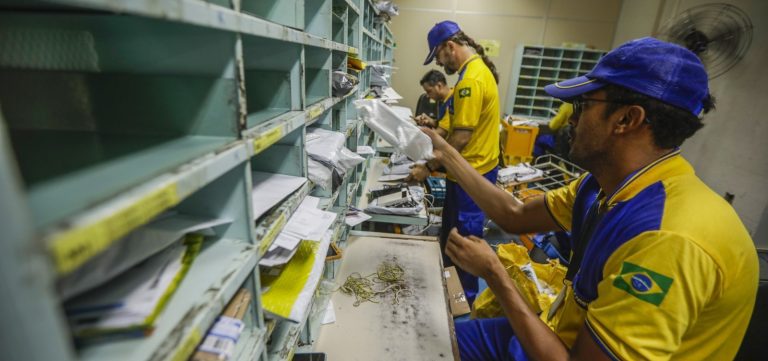 Correios recorrem a empréstimo bilionário para equilibrar contas e manter funcionamento até 2026