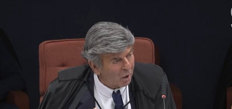 Fux retira voto para revisão e atrasa acórdão do julgamento de Bolsonaro