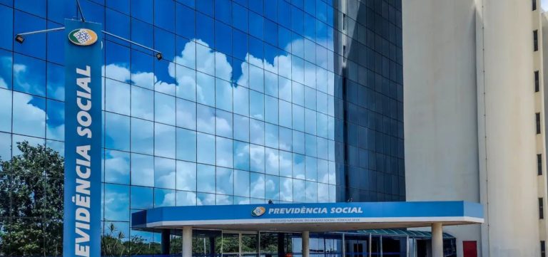 INSS diz que pode interromper processamento da folha de pagamento por falta de recursos