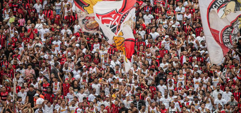 Com mais de 25 mil ingressos vendidos, Barradão tem expectativa de casa cheia para Vitória x Corinthians