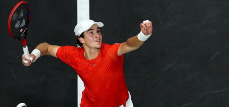 João Fonseca derrota Denis Shapovalov e avança para as semifinais do ATP 500