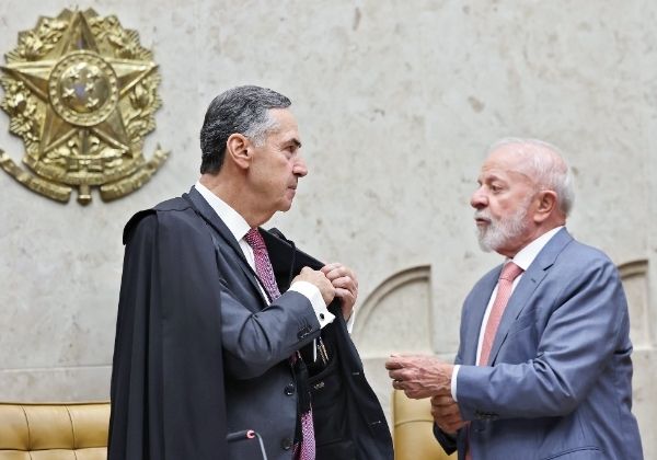 Lula assina aposentadoria antecipada de Barroso; saiba mais