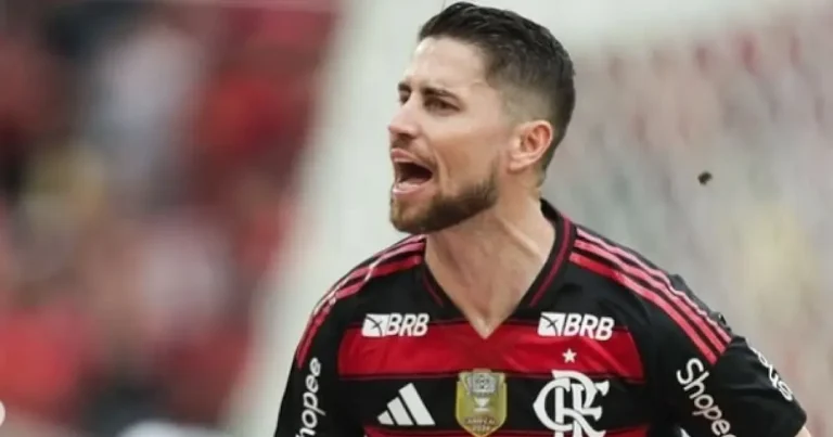 Flamengo supera o Palmeiras e encosta na liderança do Campeonato Brasileiro