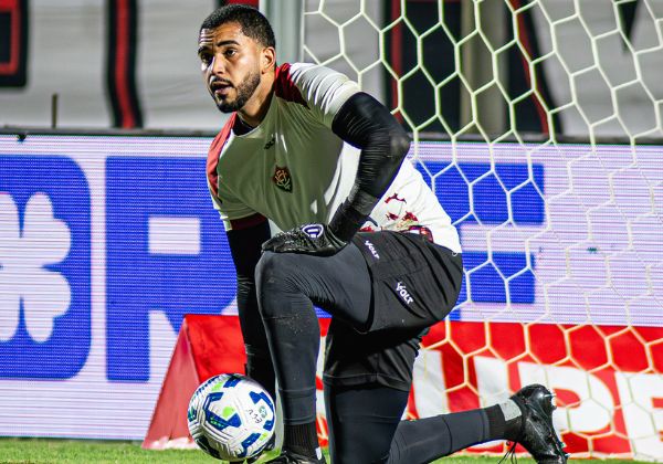 Lucas Arcanjo fará cirurgia e desfalca o Vitória no restante da temporada