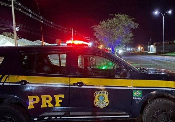 Acidente entre ônibus e carreta deixa 1 morto