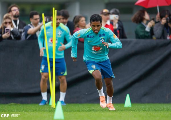 Rodrygo fala de período fora da Seleção: ‘Parecia uma eternidade’