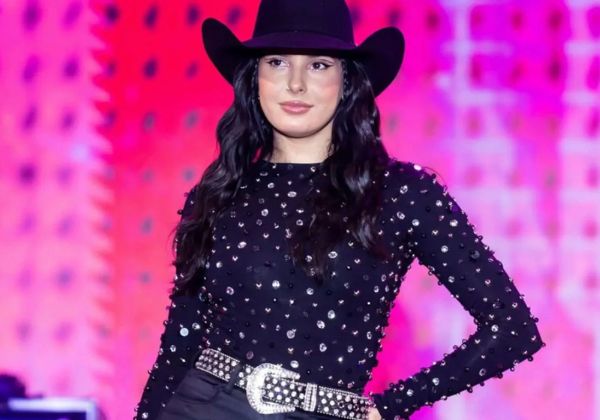 Artista acusa Ana Castela de calote e equipe da cantora se pronuncia; entenda