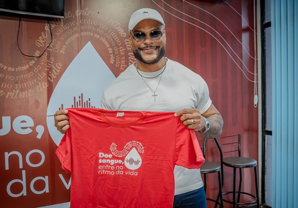 Tony Salles visita Hemoba e assume campanha nacional de incentivo à doação de sangue