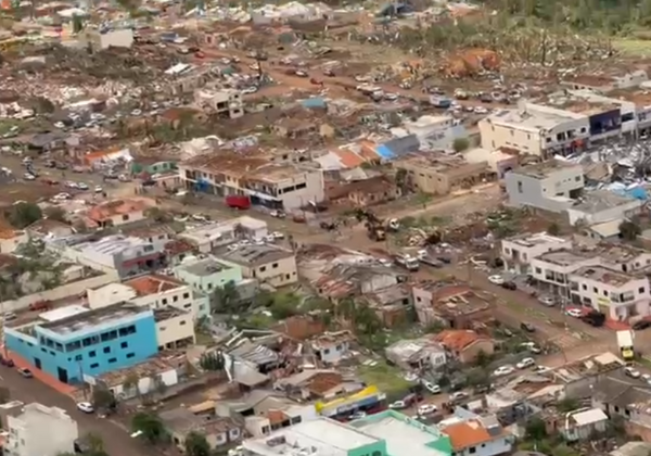 Número de feridos após passagem de tornado no Paraná chega a 750