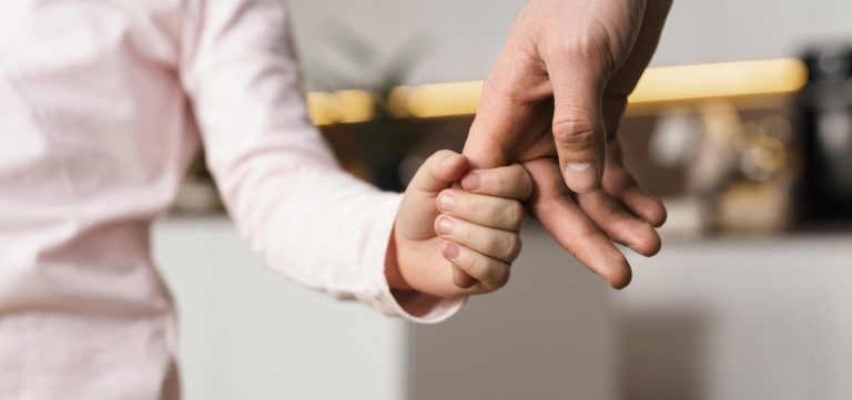 CCJ aprova revogação da Lei de Alienação Parental