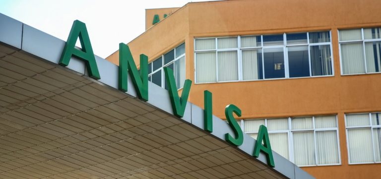Anvisa determina recolhimento de tônico capilar com minoxidil e suspende venda de produtos irregulares