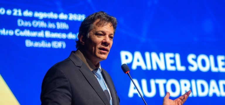 Haddad diz que pretende deixar Ministério da Fazenda em fevereiro