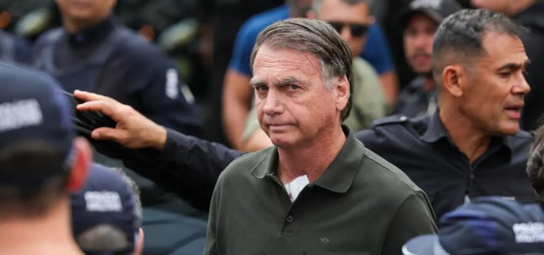 Bolsonaro inicia reabilitação após cirurgia em Brasília