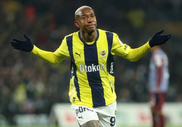 Talisca descarta prioridade de voltar ao Bahia e explica decisão