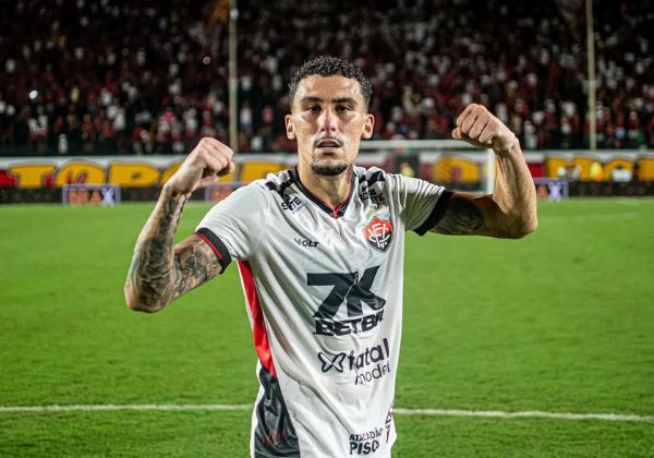 Vitória se movimenta no mercado e acerta compra de Baralhas