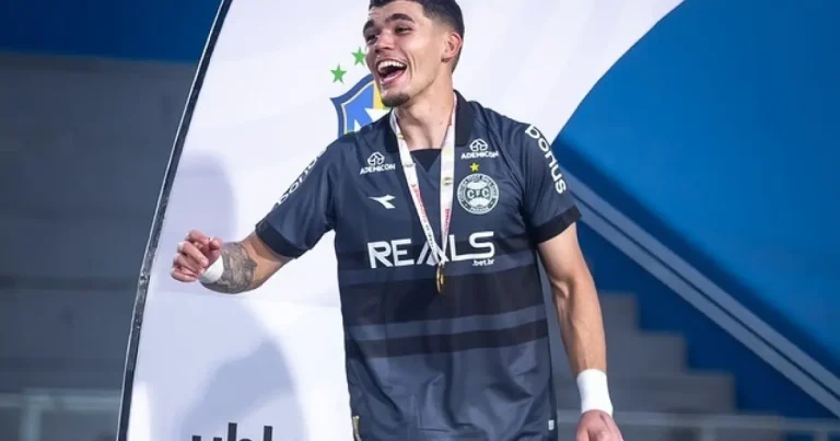 Bahia demonstra interesse em Pedro Morisco, goleiro destaque do acesso do Coritiba