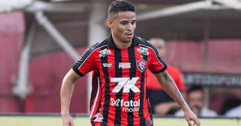 Vitória pretende pagar multa de R$ 1 milhão para ter Erick contra o São Paulo