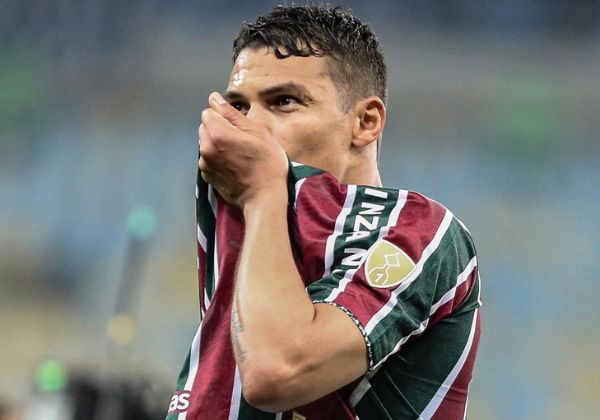 Ex-zagueiro da Seleção decide deixar clube da Série A pensando na Copa de 2026