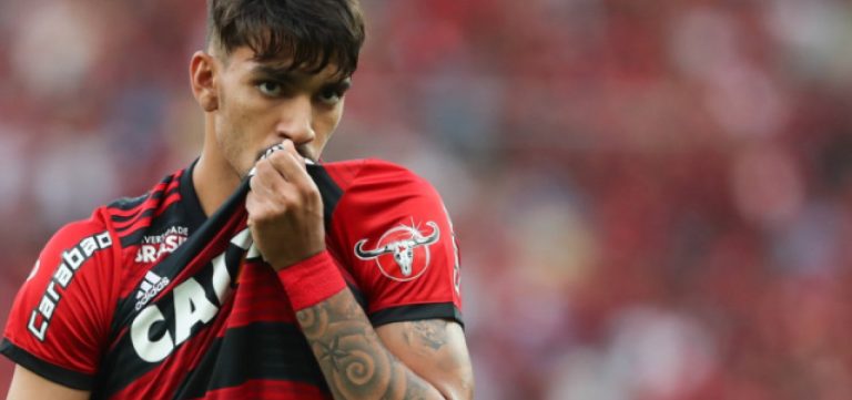 Flamengo tem proposta recusada e West Ham pede mais para liberar Lucas Paquetá