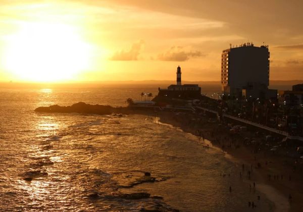 Turismo brasileiro alcança marca histórica de R$ 185 bilhões em 2025