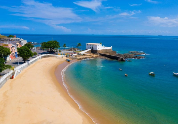 Porto da Barra aparece entre as melhores praias do Brasil em ranking internacional