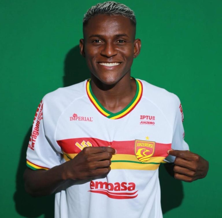 Vitória negocia contratação de atacante destaque do Baianão 2026