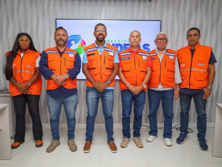 Candeias: Prefeito Eriton reúne equipe de trabalho e lança Operação Chuva 2026