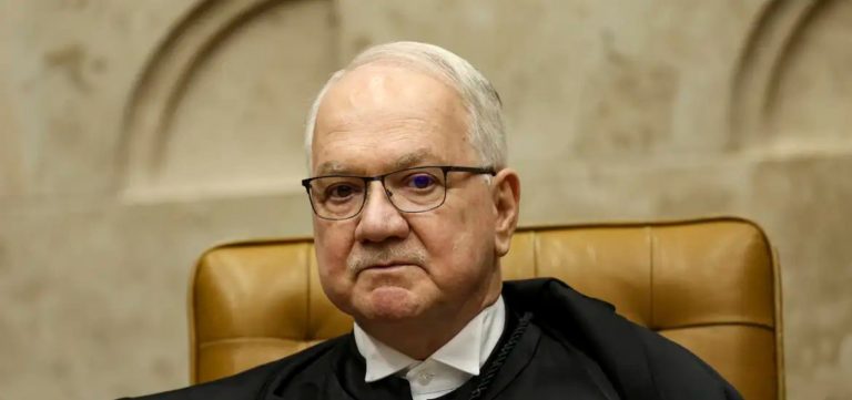 Fachin cancela reunião sobre Código de Ética do STF após divergências entre ministros