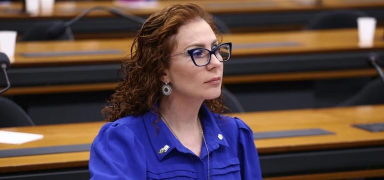 Moraes arquiva investigação contra Zambelli por obstrução e coação