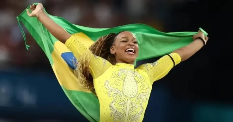 Rebeca Andrade levará Bandeira-Olímpica em desfile de abertura dos Jogos de Inverno