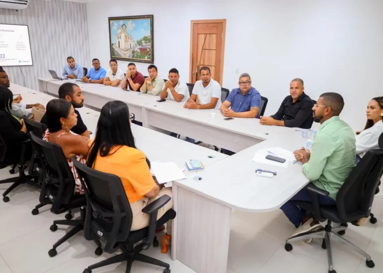 Candeias: Prefeito reforça parceria com o poder legislativo e realiza reunião para apresentar ações da gestão