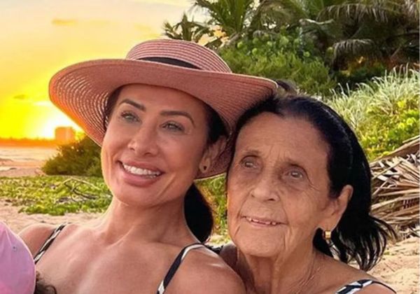 Scheila Carvalho rebate críticas por mãe trabalhar aos 84 anos: ‘É sobre propósito’