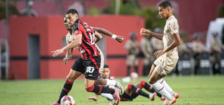 Vitória vence o Jacuipense nos pênaltis e Baianão terá Ba-Vi na final