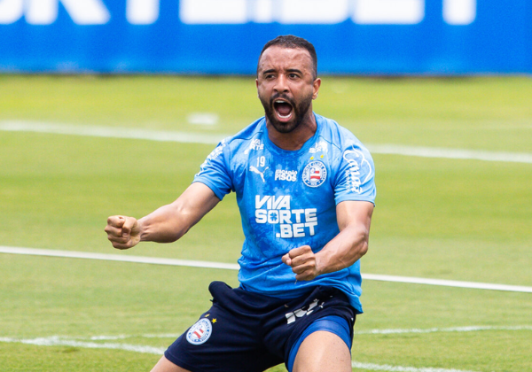 Titulares voltam a treinar e podem reforçar o Bahia contra o Internacional