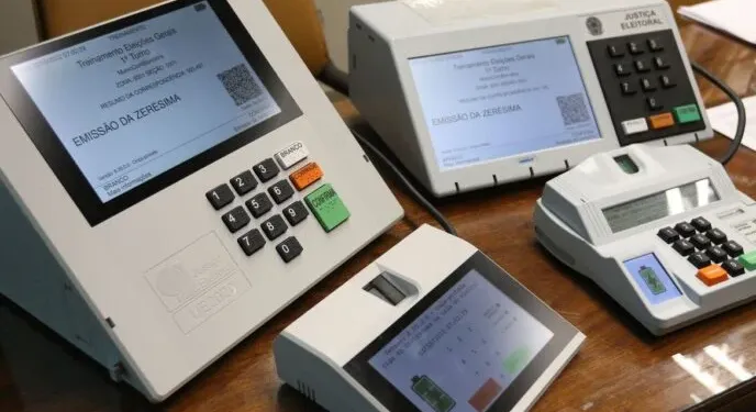 Adolescente que deseja votar este ano tem pouco mais de 1 mês para tirar título