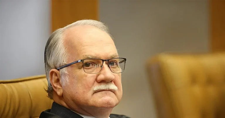 Fachin diz que democracia exige “vigilância constante” e defende Judiciário independente