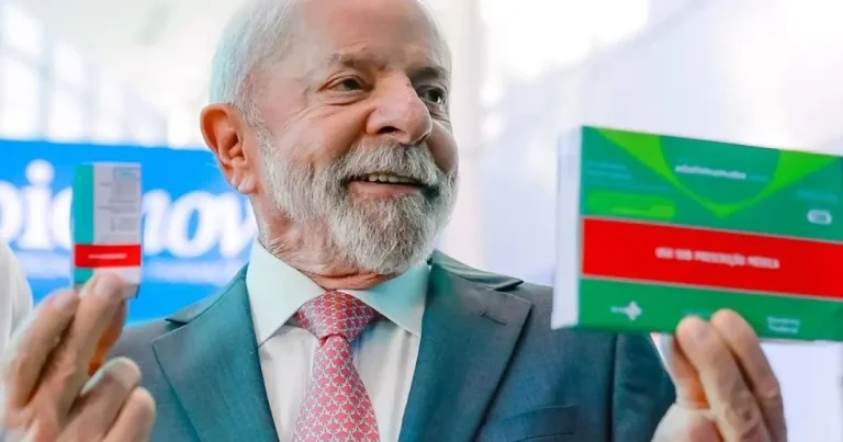 Lula se reúne com Jaques Wagner e Randolfe Rodrigues antes de encontro com Davi Alcolumbre