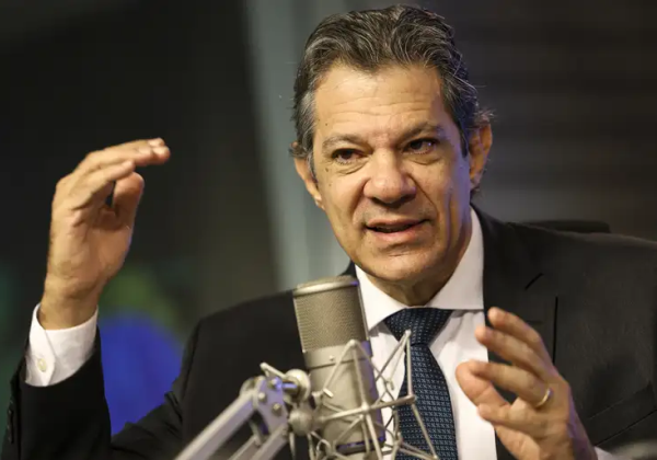 Fazenda recua e retira proposta de socorro a bancos de projeto de lei