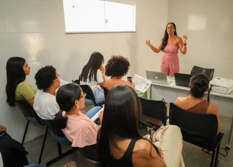 Candeias: SESAU inicia capacitação de enfermeiras para ofertar novo método contraceptivo no município