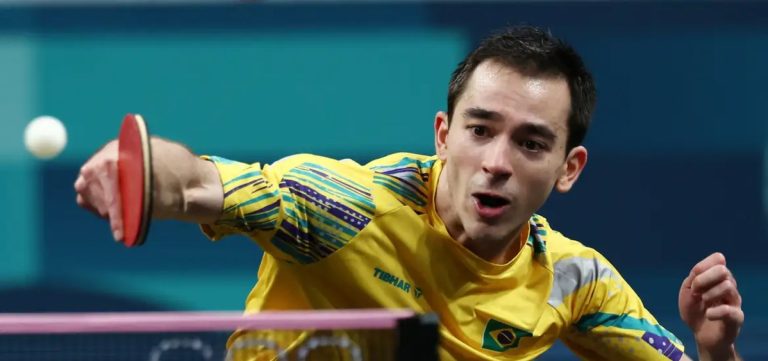 Calderano perde para líder do ranking e fica com bronze na Copa do Mundo de tênis de mesa