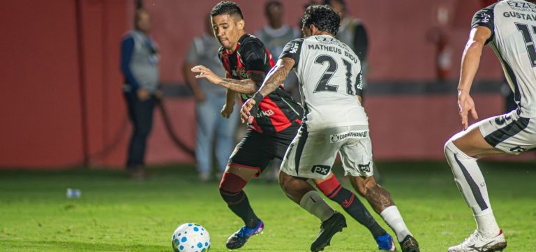 Vitória empata com o Corinthians no Barradão pelo Campeonato Brasileiro