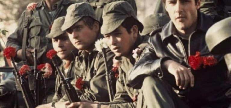 25 de Abril: Revolução dos Cravos derrubou ditadura e reinventou Portugal